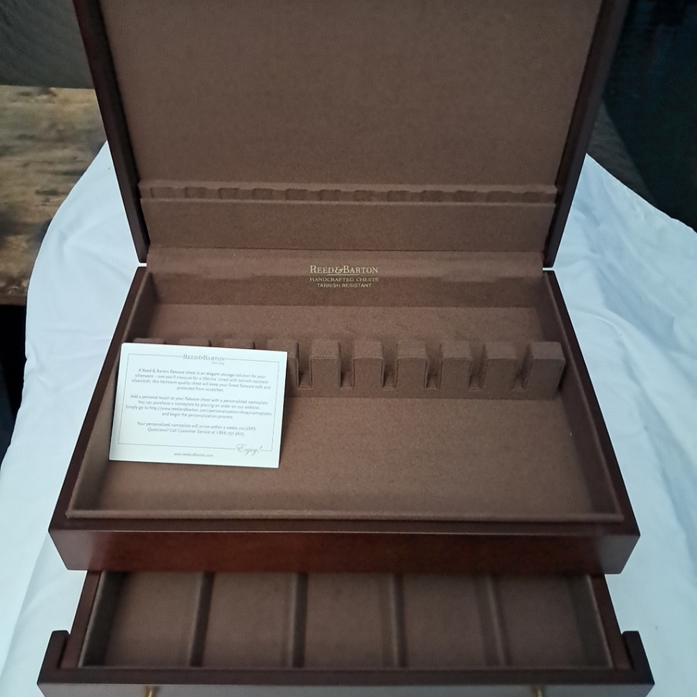 Reed & Barton Easton Chest Flatware Silverware Tarnish Resistant Handcrafted
